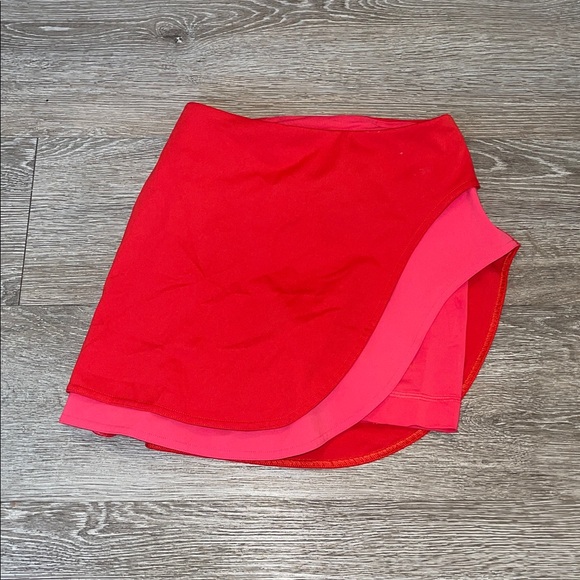 Lululemon sz 0 asymmetrical layered high rise tennis skirt in red pink layers - Picture 2 of 6
